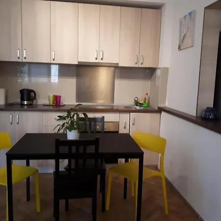 Old Town Gems - Shabbat Friendly Bukareszt