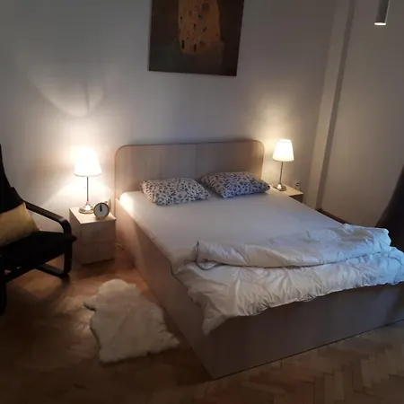 Apartment Old Town Gems - Shabbat Friendly